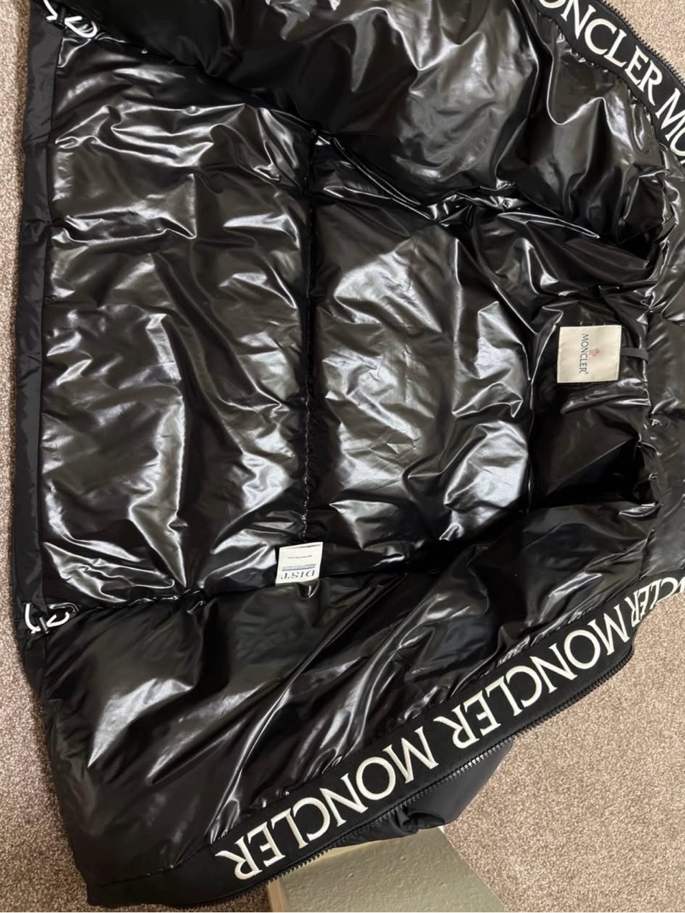 Moncler Montcla - Picture 5 of 11
